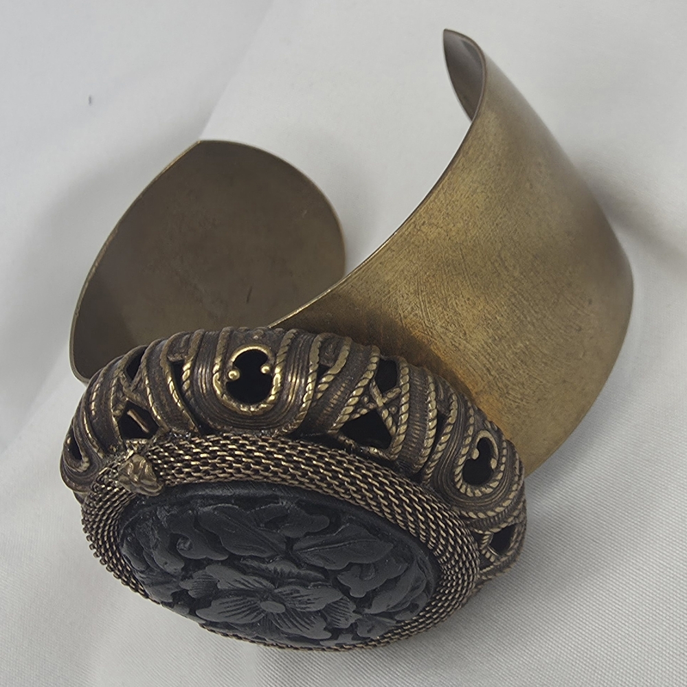 Vintage Style Black and Gold Cuff Bracelet - Picture 3 of 8